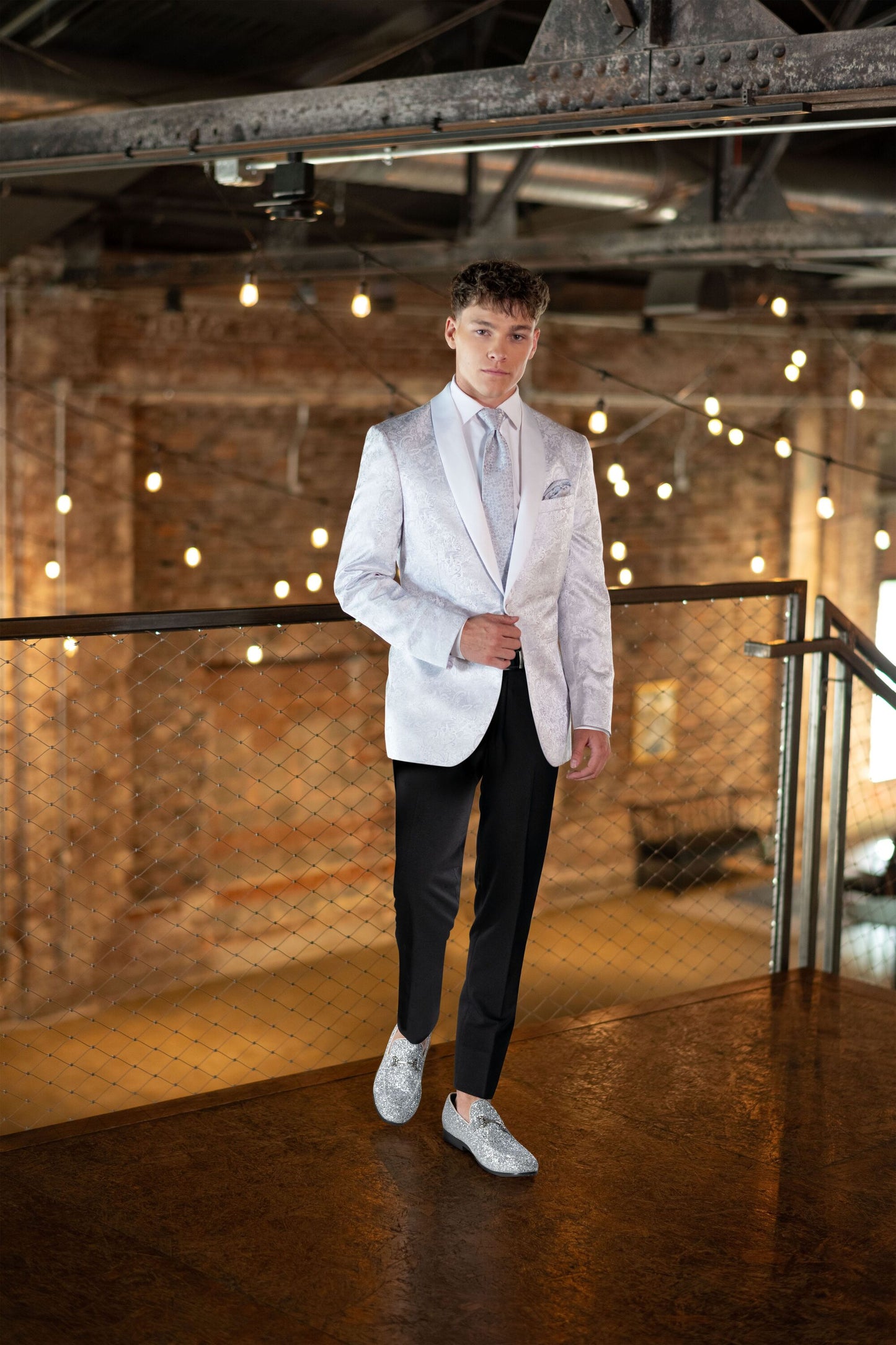 White Silver Paisley Aries-JFW-DISTRICT 1